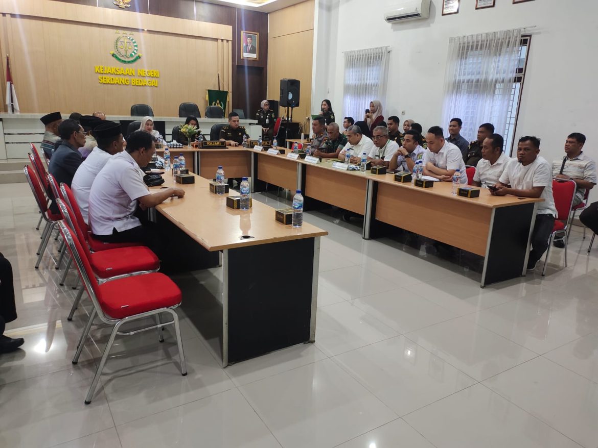 Kapolsek Dolok Merawan Hadiri Rapat Kerja Tim PAKEM Kabupaten Serdang Bedagai Tahun 2025