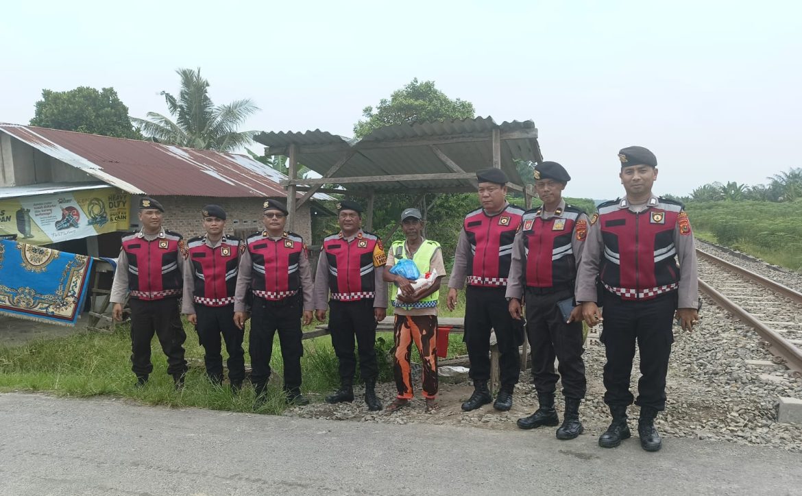 Patroli Presisi Polres Sergai Diwarnai Pemberian Sembako