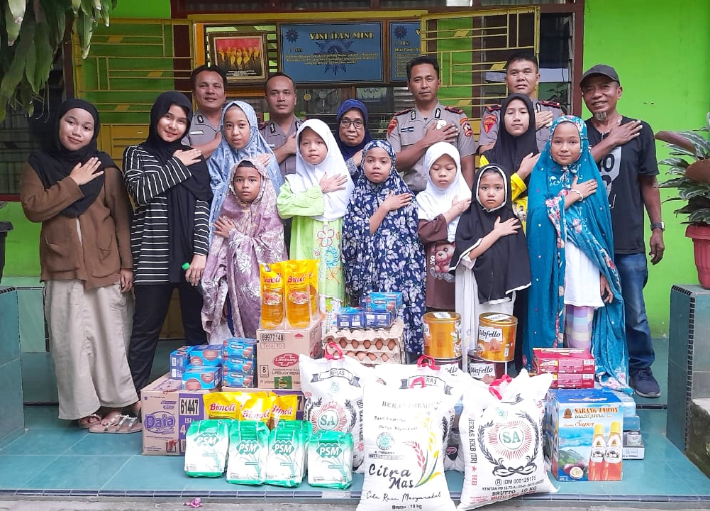Serdik Sespimma Polri Angkatan Ke-73 Tahun 2025 Berbagi Sembako Jelang Idul Fitri