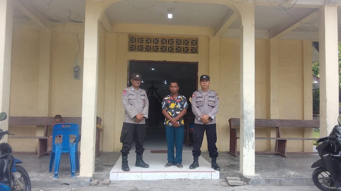 Polsek Tebing Tinggi Patroli Pengamanan Gereja, Pastikan Ibadah Lancar