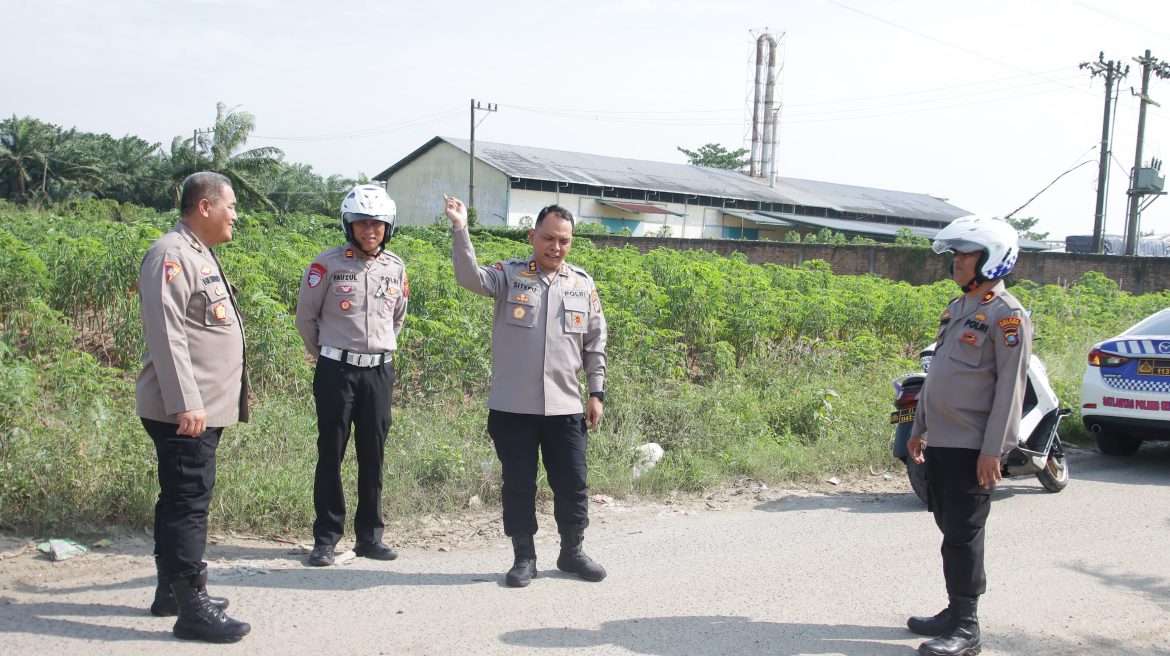 Kapolres Sergai Cek Jalan Berlubang Jelang Ops Ketupat 2025