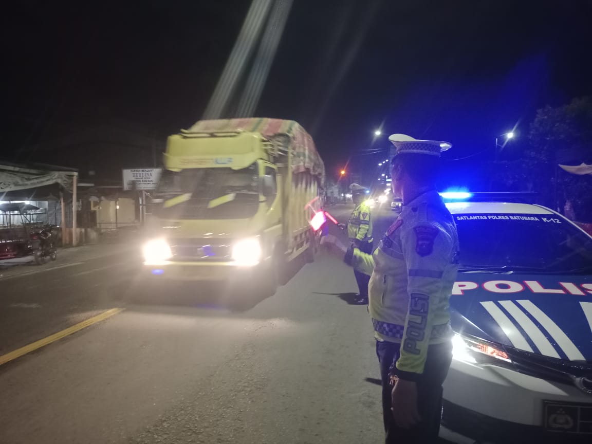 Sat Lantas Polres Batu Bara Berikan Kelancaran Arus Lalin Lewat Patroli Blue Light