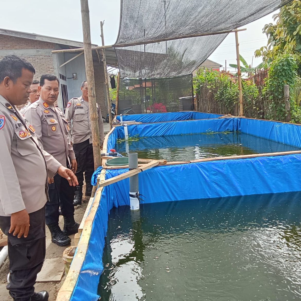 Sat Binmas Polres Tebing Tinggi Dukung Program P2L Dengan Peninjauan Kolam Ikan Lele