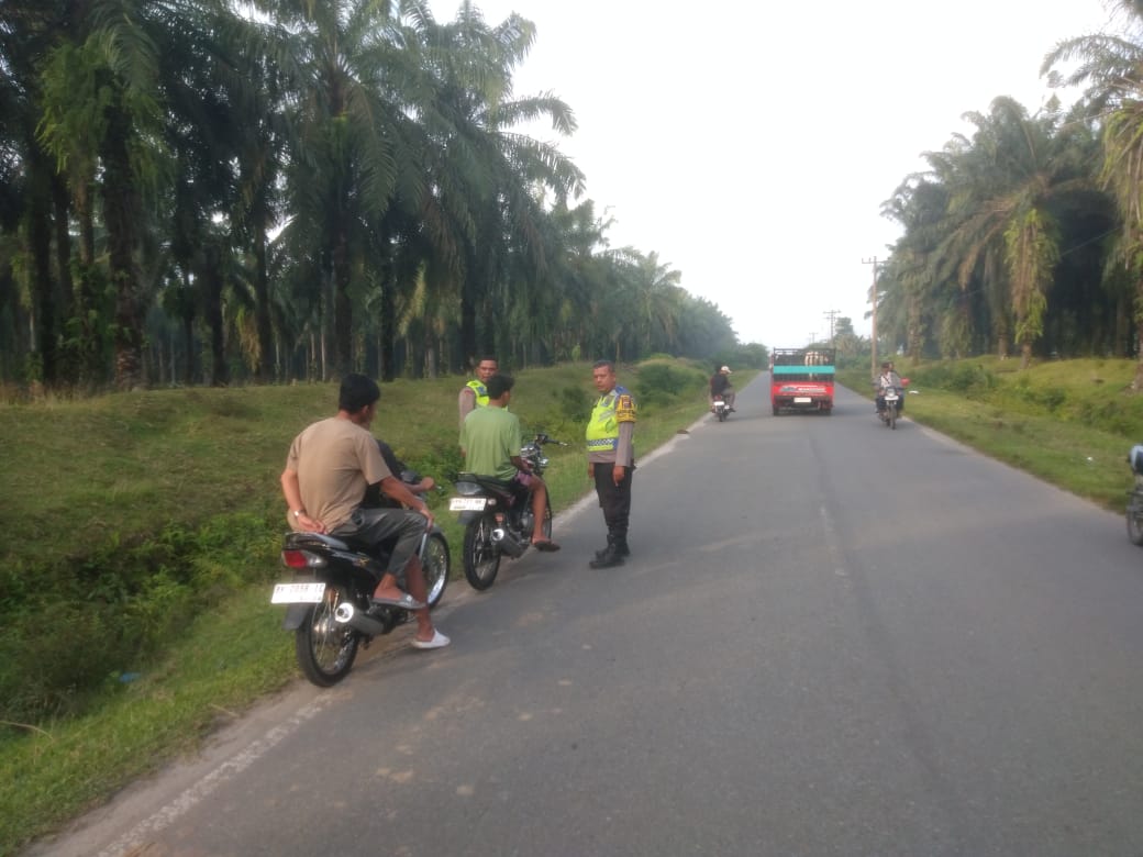 Jelang Berbuka Puasa, Polsek Sipispis Patroli dan Monitor Kamtibmas