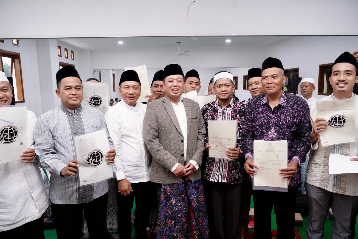 Terima Sertipikat Wakaf Berbentuk Elektronik, Warga Kudus Yakini Bisa Lindungi dari Potensi Konflik Pertanahan