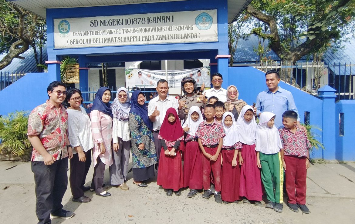 Antusias Masyarakat Saksikan Kegiatan Pak Bhabin Produksi Konten Edukasi Tertib Berlalu Lintas di Sumut