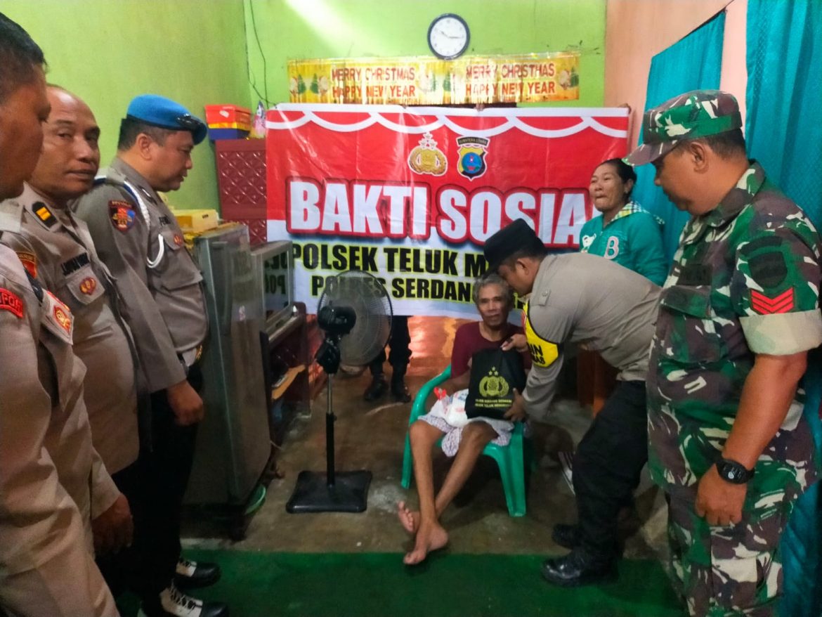 Polri Untuk Masyarakat, Polsek Teluk Mengkudu Berikan Tali Asih Warga Sakit Menahun