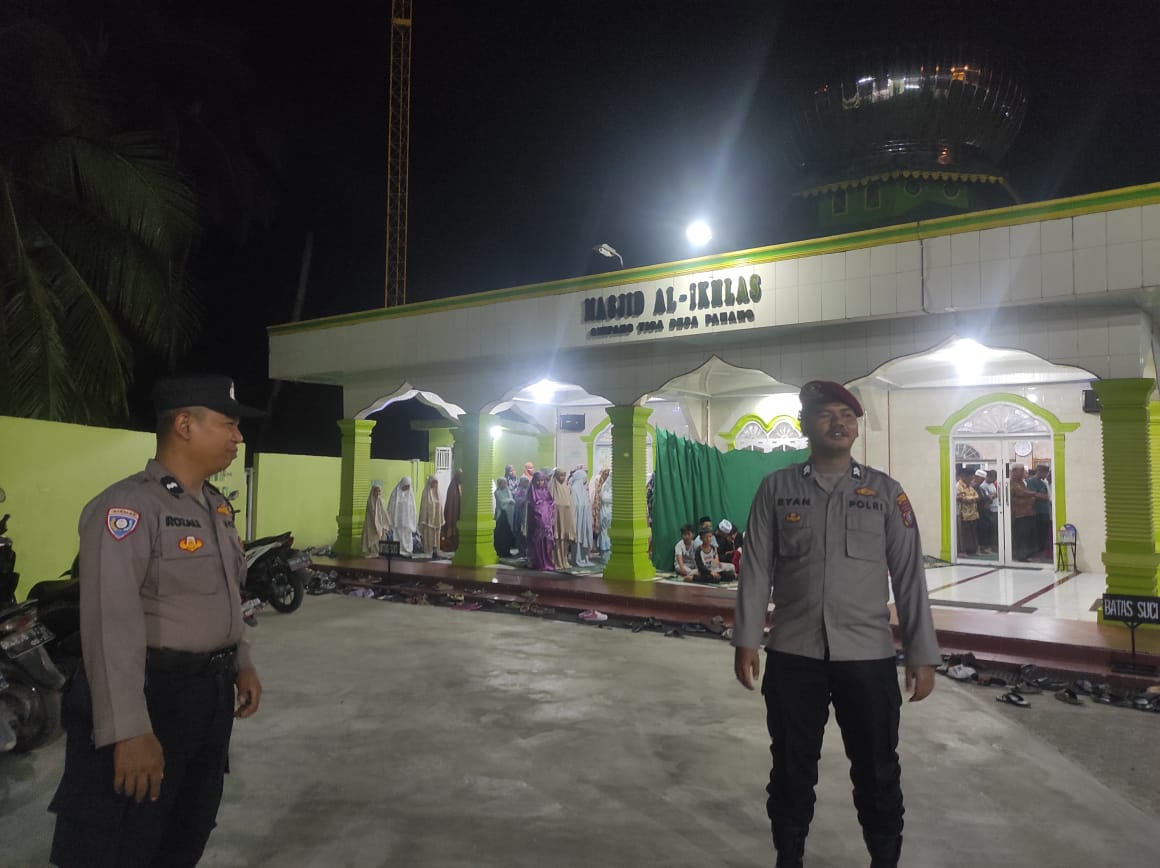 Polres Batu Bara bersama Polsek Labuhan Ruku Pengamanan Tarawih Dibeberapa Mesjid