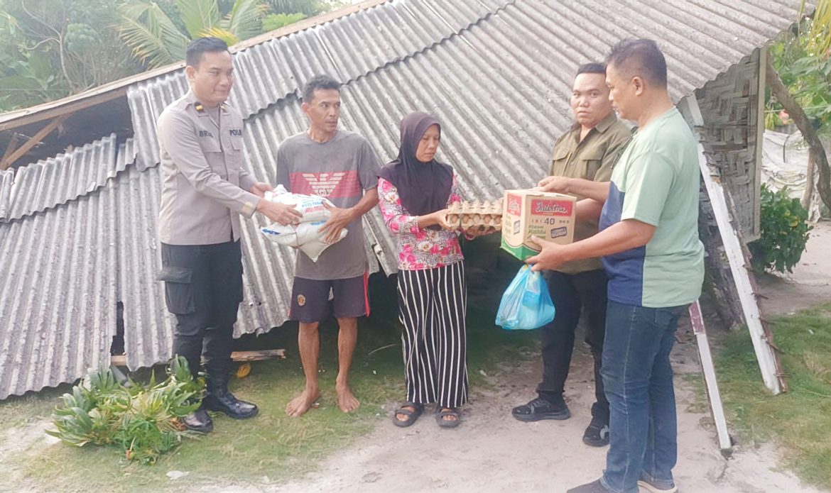 Polri dan Wartawan Peduli Bantu Korban Rumah Roboh, Implementasi Polri Untuk Masyarakat