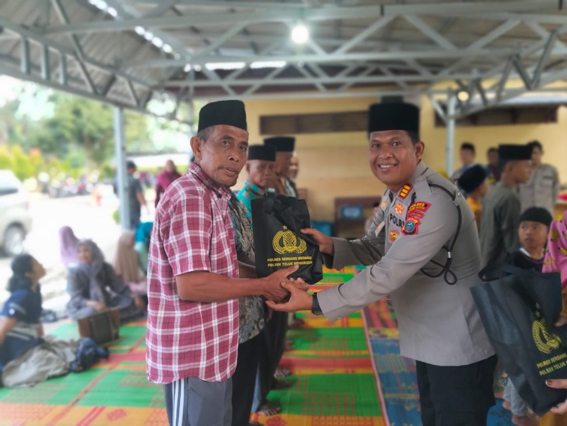 Kapolsek Teluk Mengkudu AKP Desman Manalu, S.H Santuni Anak Yatim dan Buka Puasa Bersama