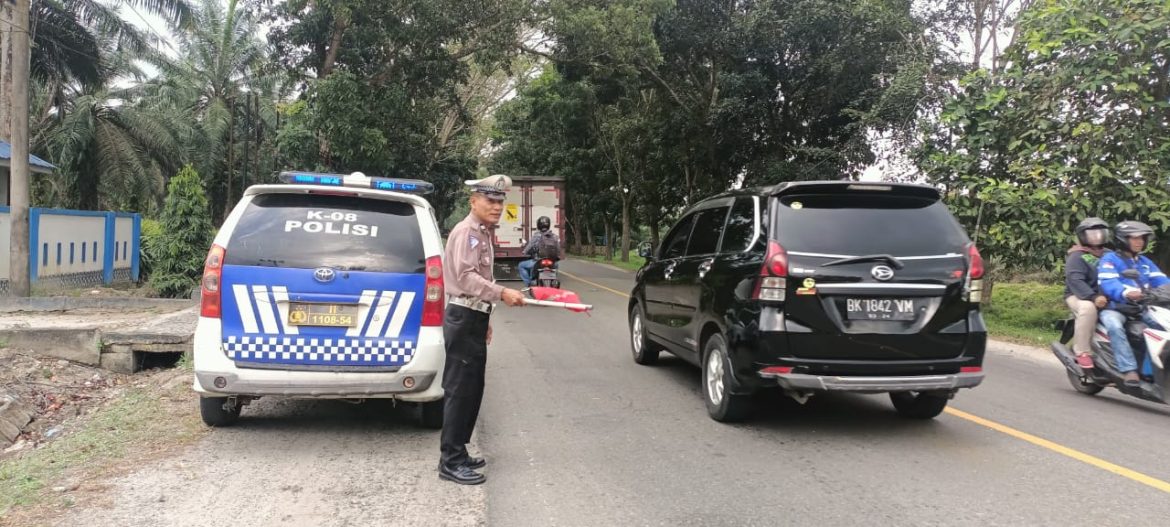 Sat Lantas Polres Batu Bara Patroli Kibas Bendera dan Live Report di Sejumlah Lokasi
