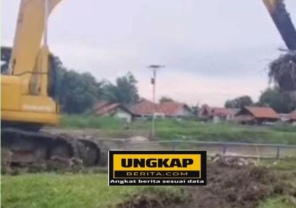 Perkuat Ketahanan Banjir, Excavator Amfibi Dikerahkan untuk Perbaikan Tanggul di Desa Bulak