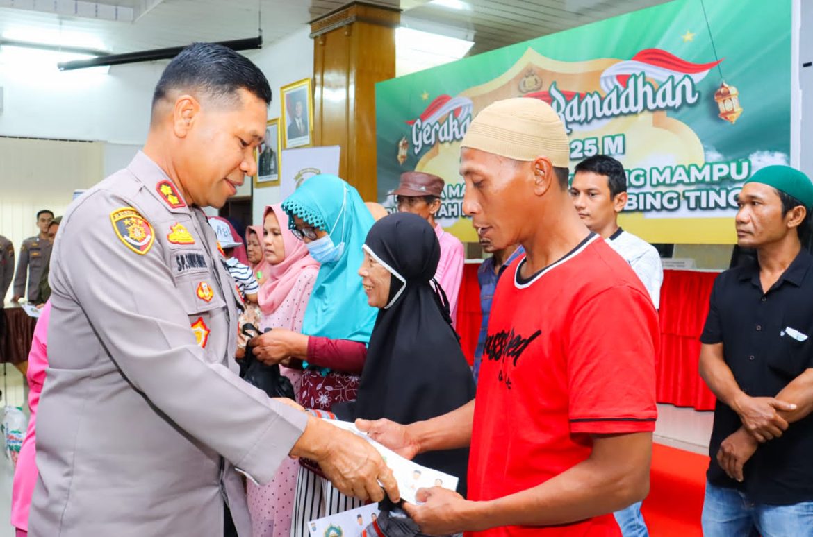 Polres Tebing Tinggi Tebar Kebaikan di Bulan Ramadhan, Bagikan Bantuan Warga Kurang Mampu