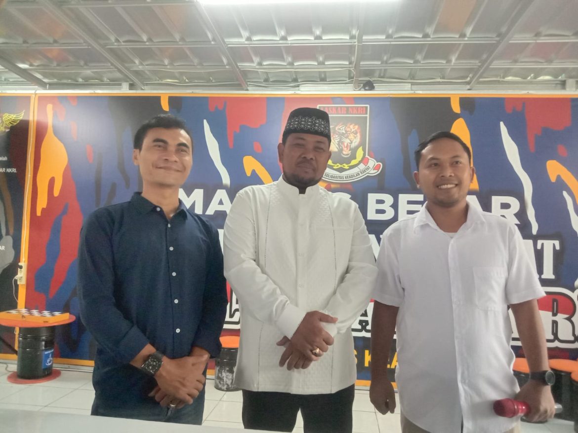 HUT ke-18 Tahun, Laskar NKRI Santuni Ratusan Yatim Jompo dan Bagikan Seribu Takjil