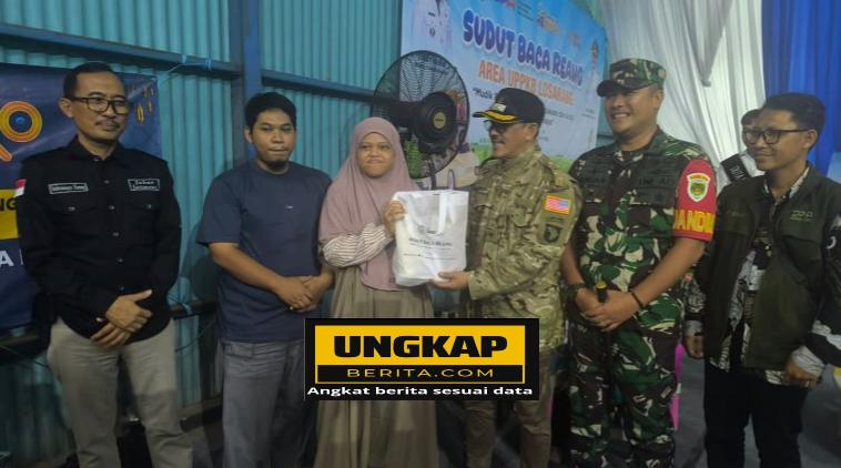 Wabup Syaefudin Beri Cinderamata Pemudik di Posko Terpadu Losarang