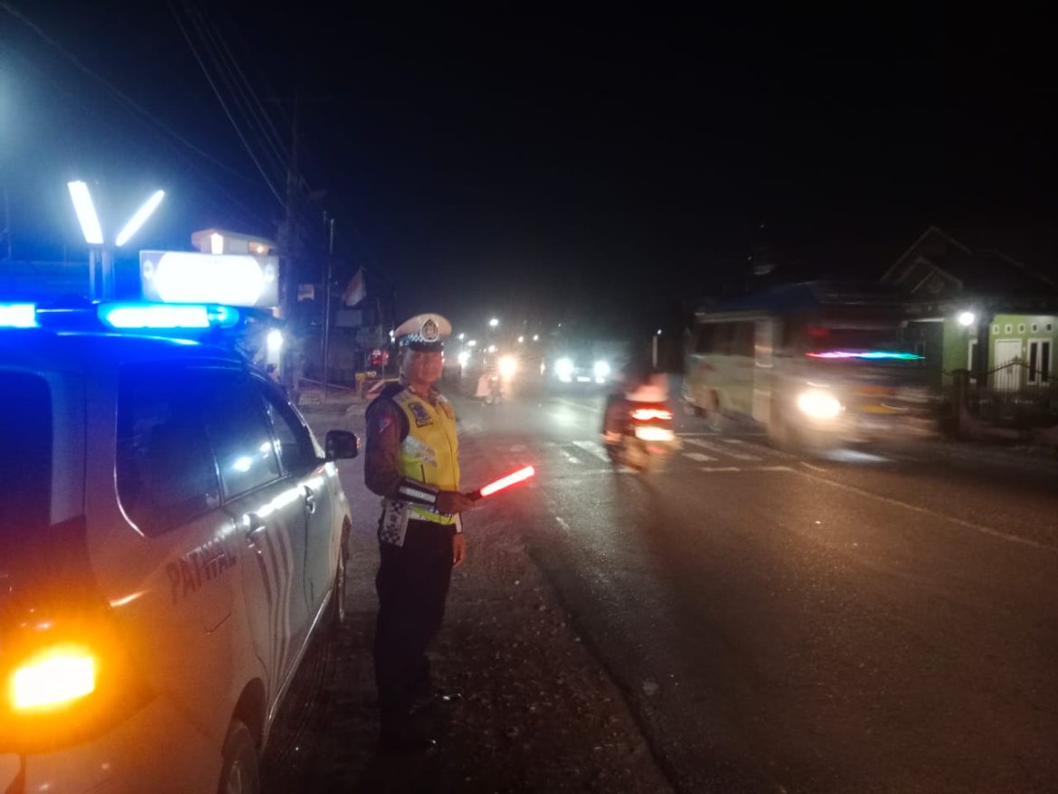 Sat Lantas Polres Batu Bara Patroli Blue Light Antisipasi Kemacetan