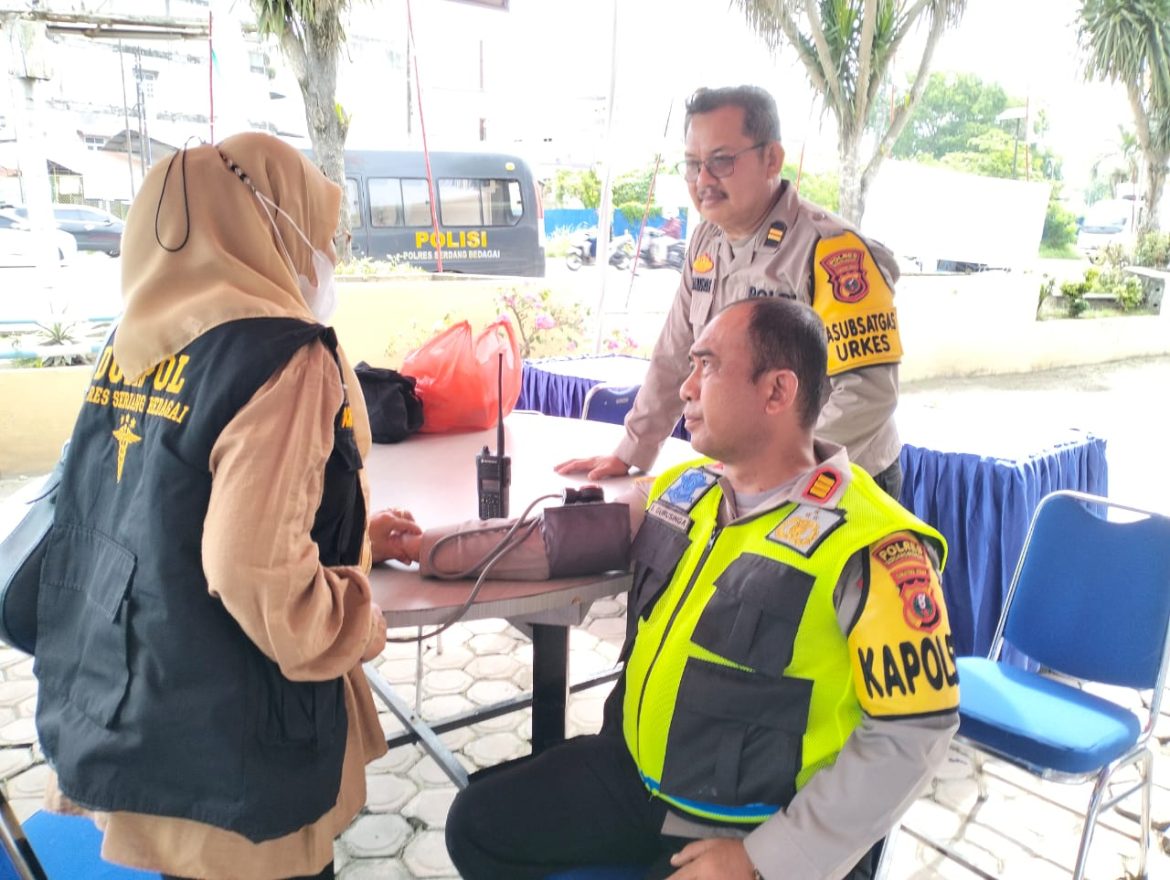 Pastikan Kesehatan Anggota, Tim Dokkes Polres Sergai Cek Personil Pos Pam I Perbaungan