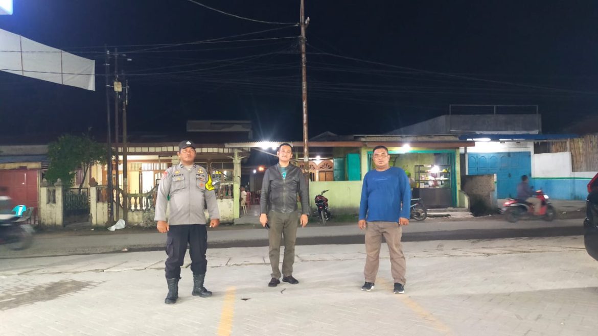 Pastikan Kamtibmas Kondusif, Plt. Kapolsek Medang Deras Iptu Ahmad Fahmi, S.H Gelar Patroli Mobile