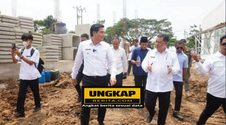 Bupati Indramayu Tinjau Pembangunan Kampung Nelayan