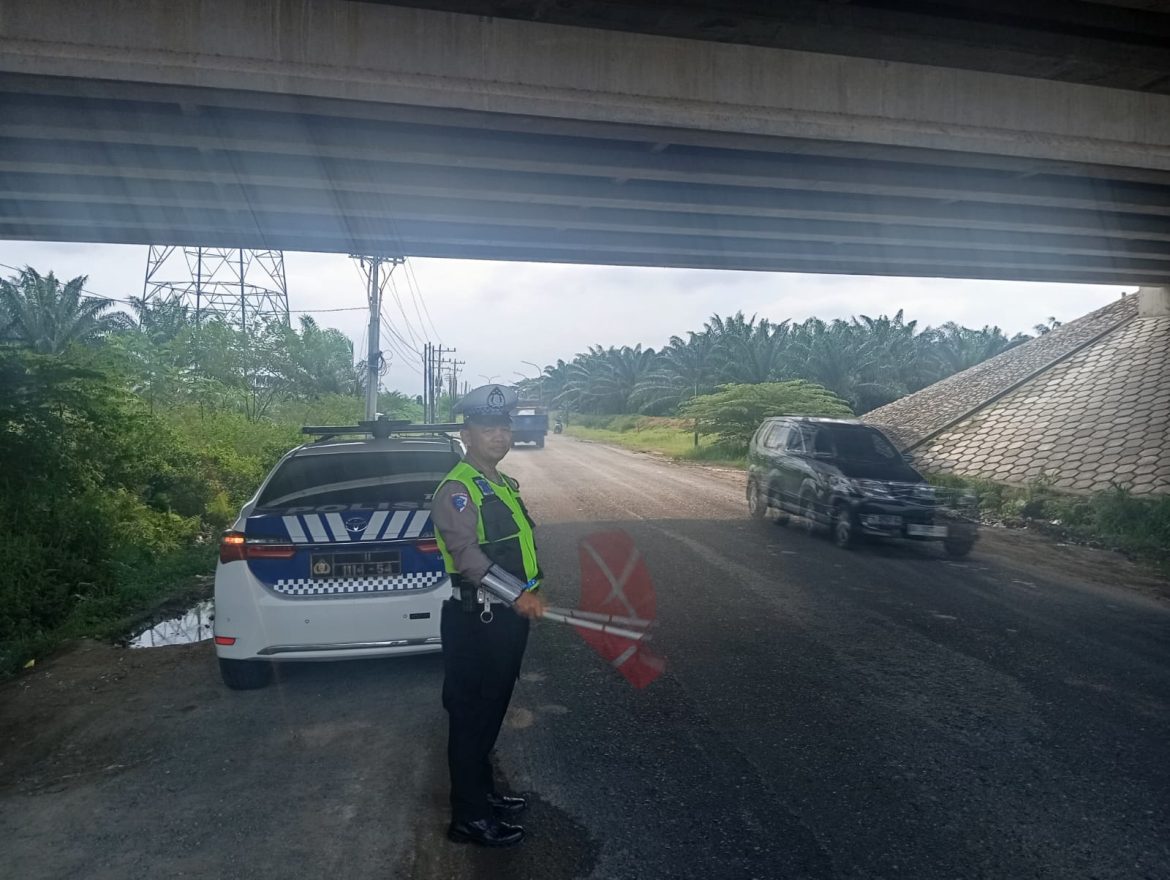 Sat Lantas Polres Batu Bara Pastikan Kelancaran Arus lalin Sore Hari