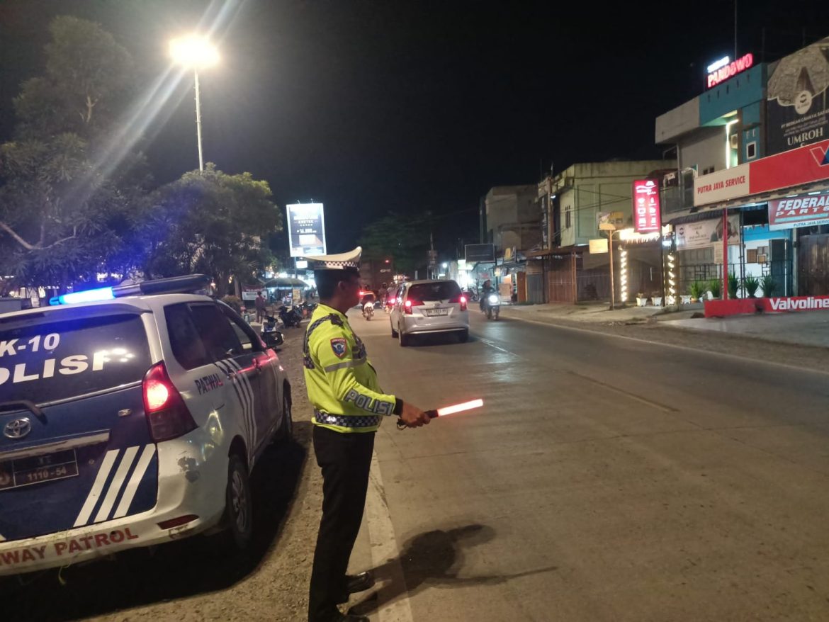 Antisipasi Kemacetan, Sat Lantas Polres Batu Bara Patroli Blue Light