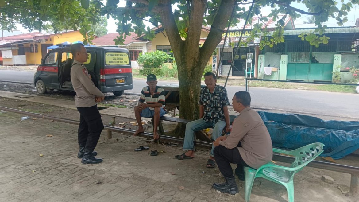 Jaga Keamanan, Sat Binmas Polres Tebing Tinggi Sambangi Warga Kelurahan Rambung
