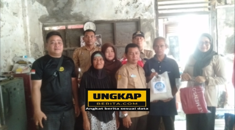 Kelurahan Paoman Dampingi Dinsos Kabupaten Indramayu Kucurkan Bantuan Sembako