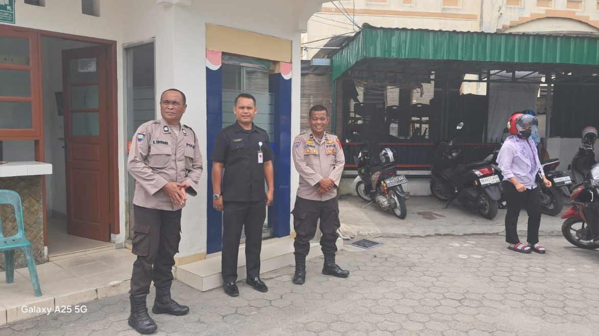 Sat Binmas Polres Tebing Tinggi Sambangi Bank Sumut Syariah, Ingatkan Satpam Tetap Humanis