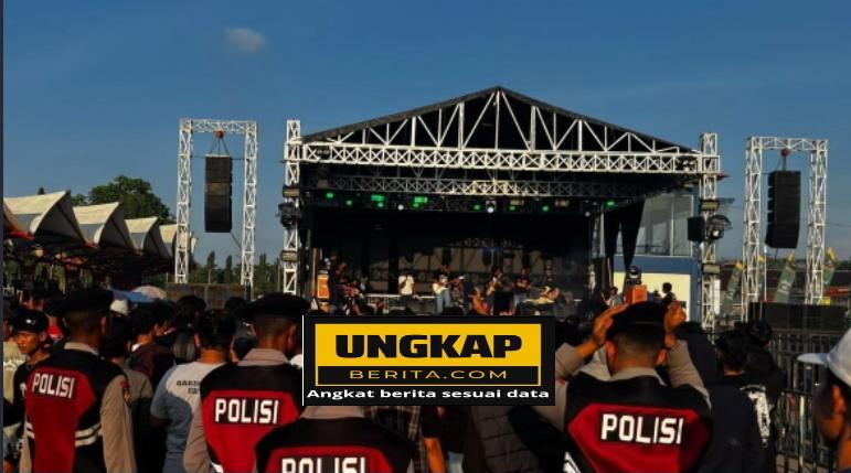 Kapolres Indramayu Pimpin Langsung Pengamanan Konser Musik Rock 2025 di Sport Center