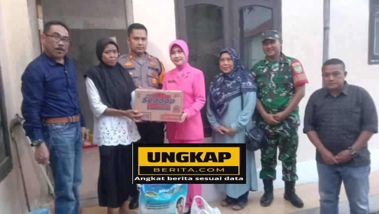 Muspika Sliyeg Ulurkan Bantuan Untuk Lansia 6 Tahun Terpasung