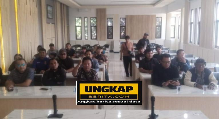 Puluhan Wartawan Indramayu Audensi ke DPUPR, Tuntut Keterbukaan Penggunaan APBD 2025 Untuk Pos Publik