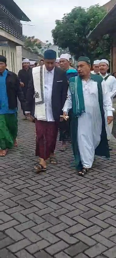 Pelaksanaan Sholat Idul Fitri 1446 H di Masjid Asy Syuhada Aerujang, Berjalan Tertib dan Damai. Bitung Sulawesi utara