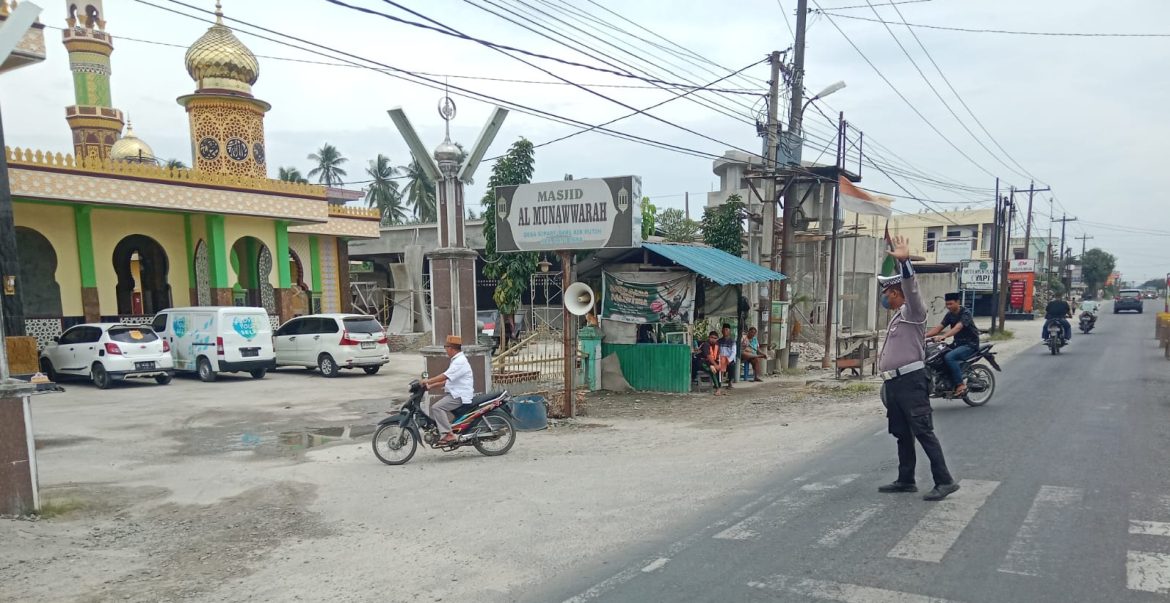 Sat Lantas Polres Batu Bara Gatur Lalin Disejumlah Mesjid