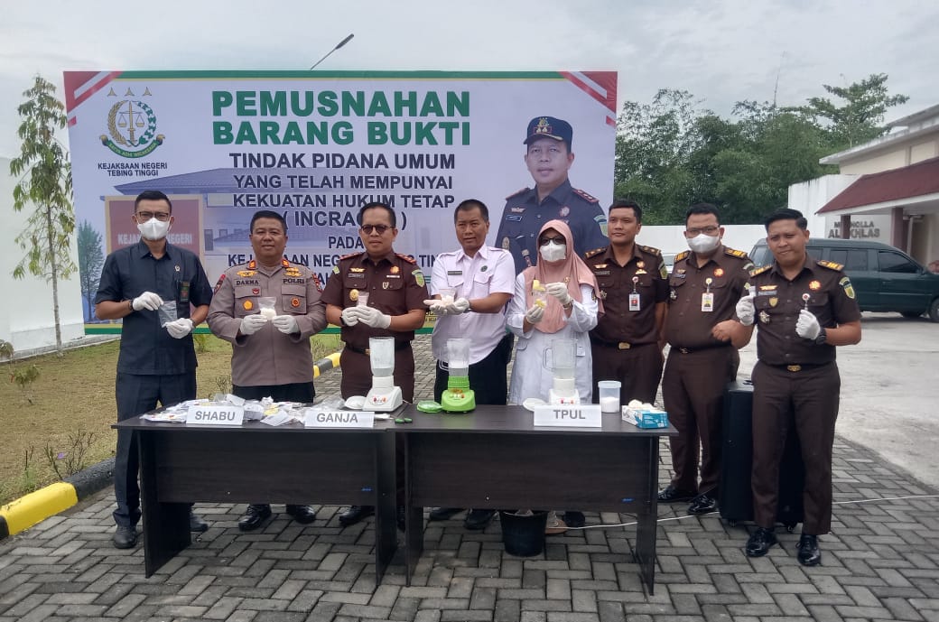 Kapolsek Rambutan AKP Darma Indrajaya, S.H Hadiri Pemusnahan Barang Bukti di Kantor Kejari