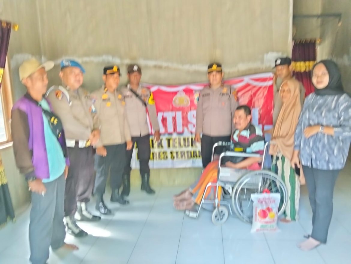 Jumat Berkah Polsek Teluk Mengkudu Salurkan Bansos Kaum Dhuafa