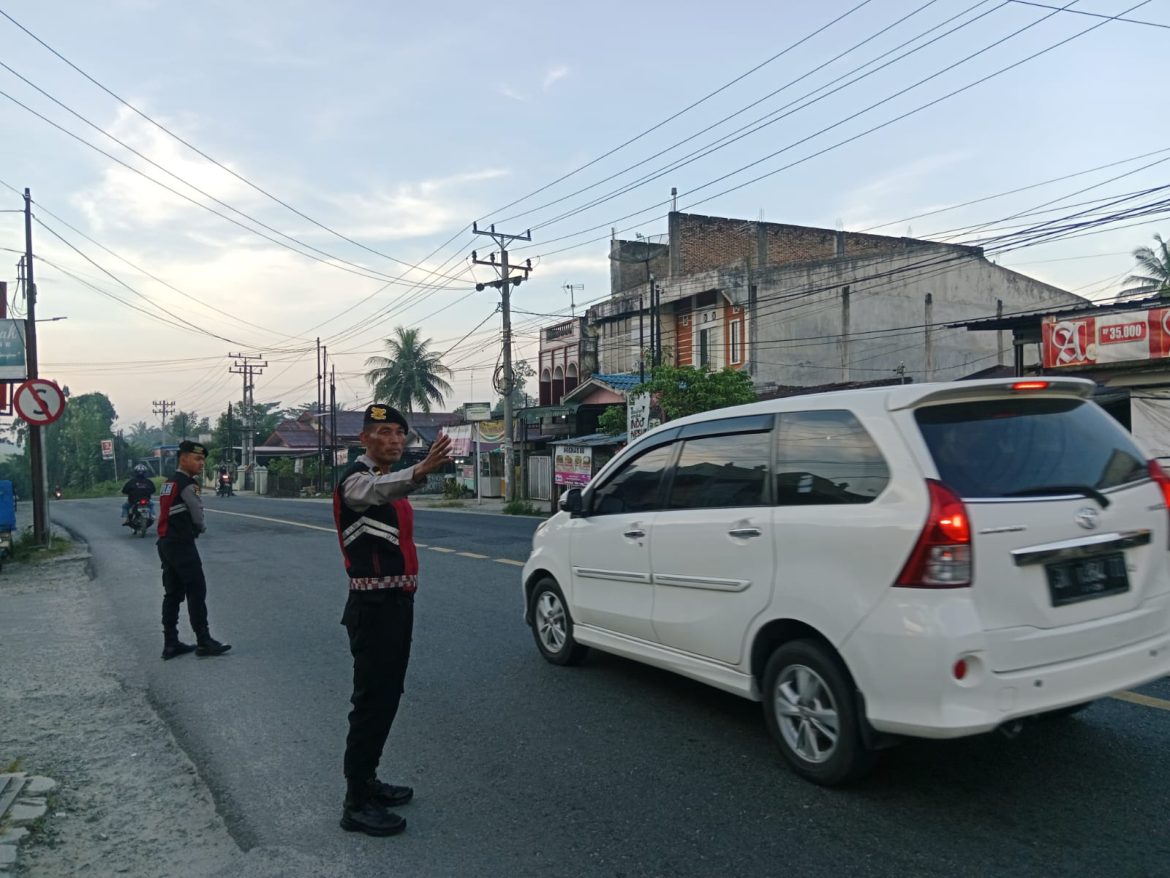 Strong Point Pagi Sat Samapta Polres Batu Baru Pastikan Arus Lalulintas Lancar