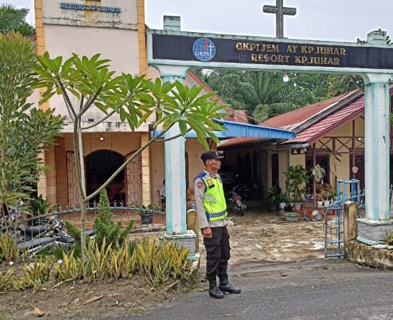 Polsek Bandar Khalipah Pengamanan Ibadah Minggu