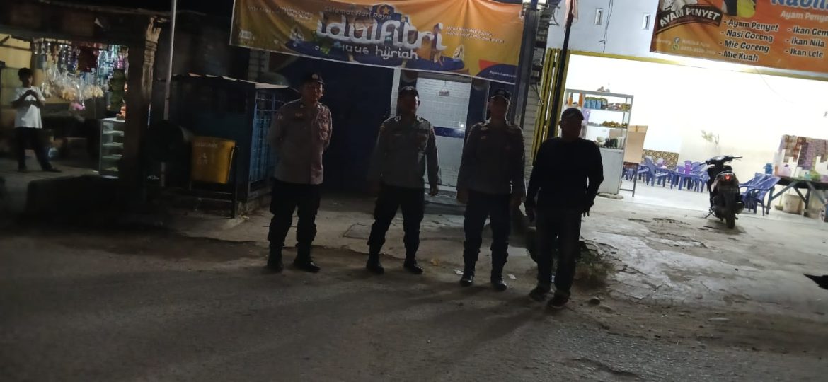 Jaga Kondusifitas Kamtibmas Polsek Medang Deras Patroli Mobile Malam