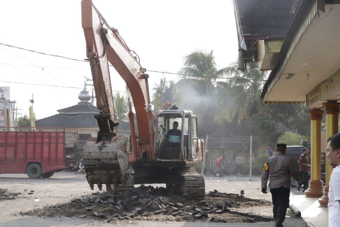 Polres Sergai Pengamanan Eksekusi Lahan RM Simpang Tiga Perbaungan