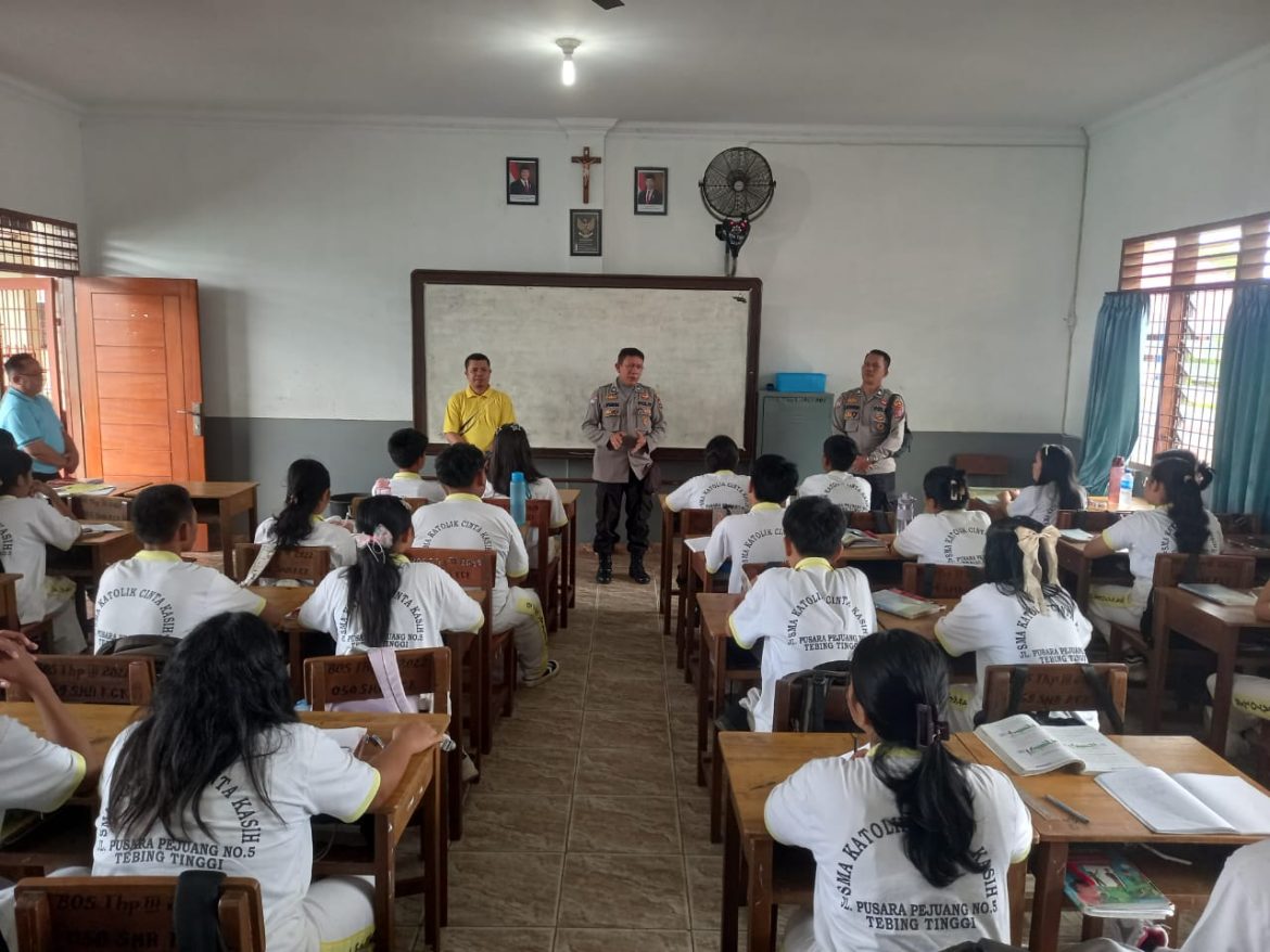 Polres Tebing Tinggi Ajak Pelajar SMA Katolik Cinta Kasih Jauhi Tawuran dan Narkoba