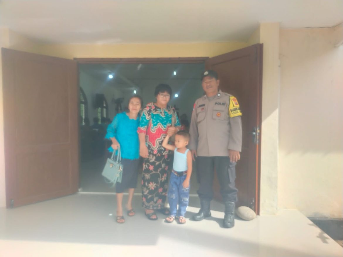 Polsek Sipispis Patroli Pengamanan Ibadah Minggu Kasih di Gereja Oikumene
