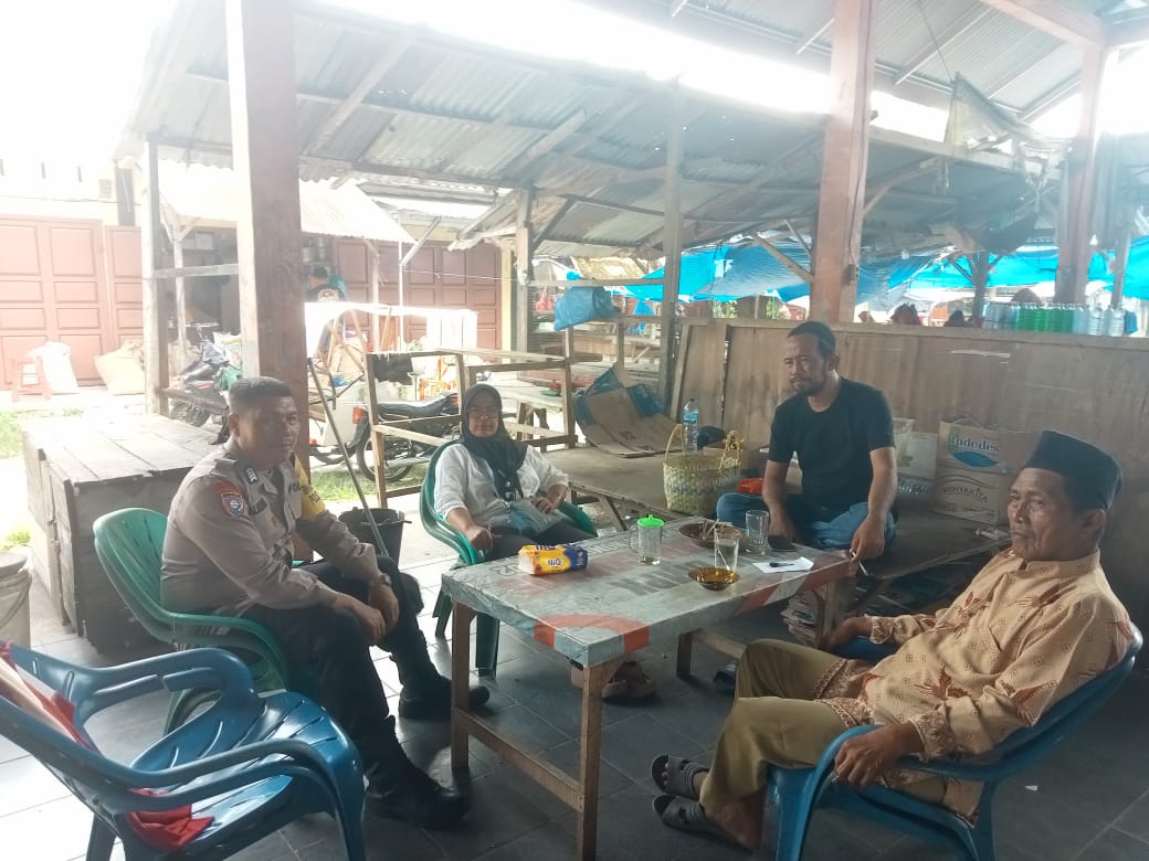 Sambangi Warga, Bhabinkamtibmas Polsek Rambutan Sampaikan Pesan Kamtibmas