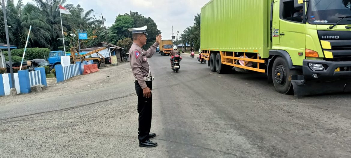 Sat Lantas Polres Batu Bara Gatur Lalin, Pastikan Arus Lalulintas Lancar