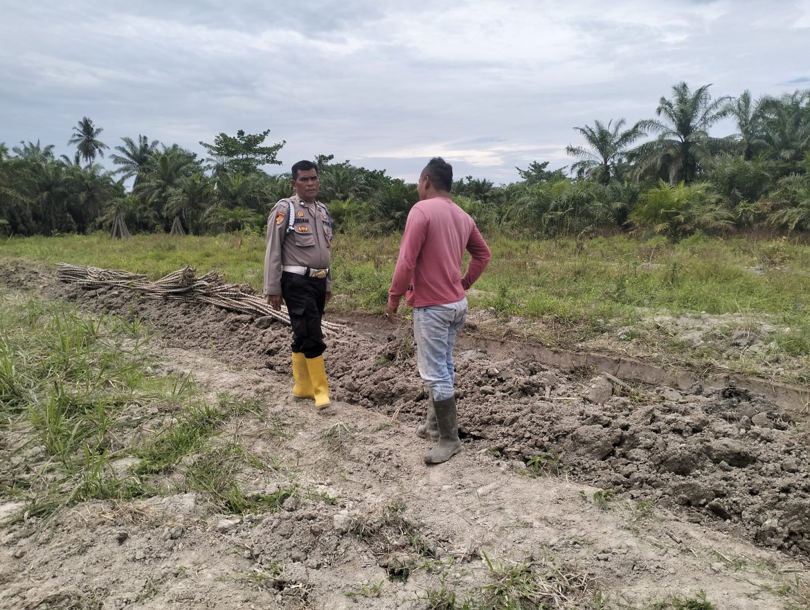 Polsek Indrapura Koordinasi dan Pengecekan Lahan Ketahanan Pangan