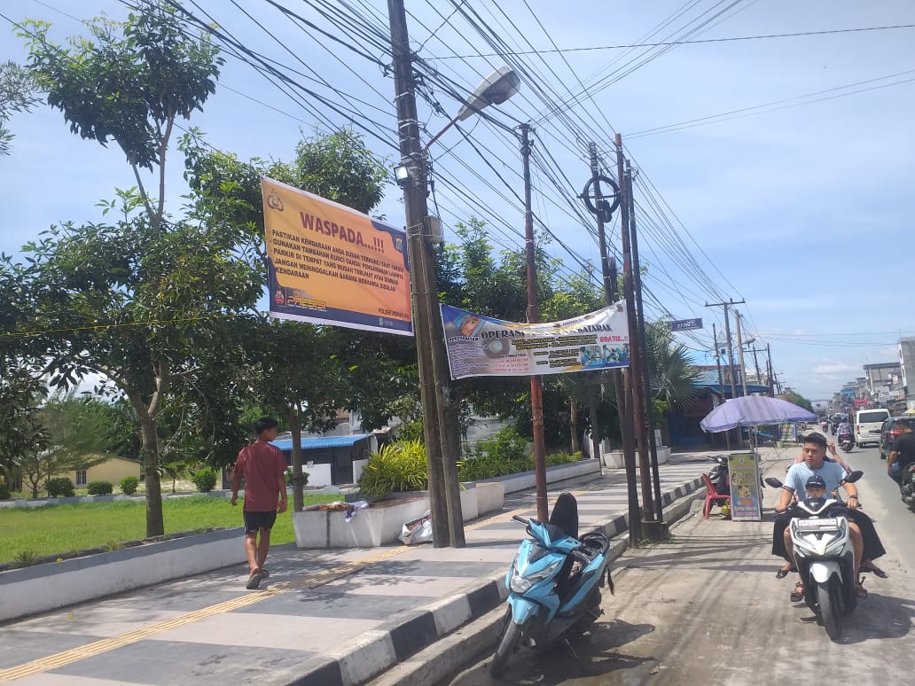 Polsek Indrapura Imbau Pengendara Lewat Pemasangan Spanduk