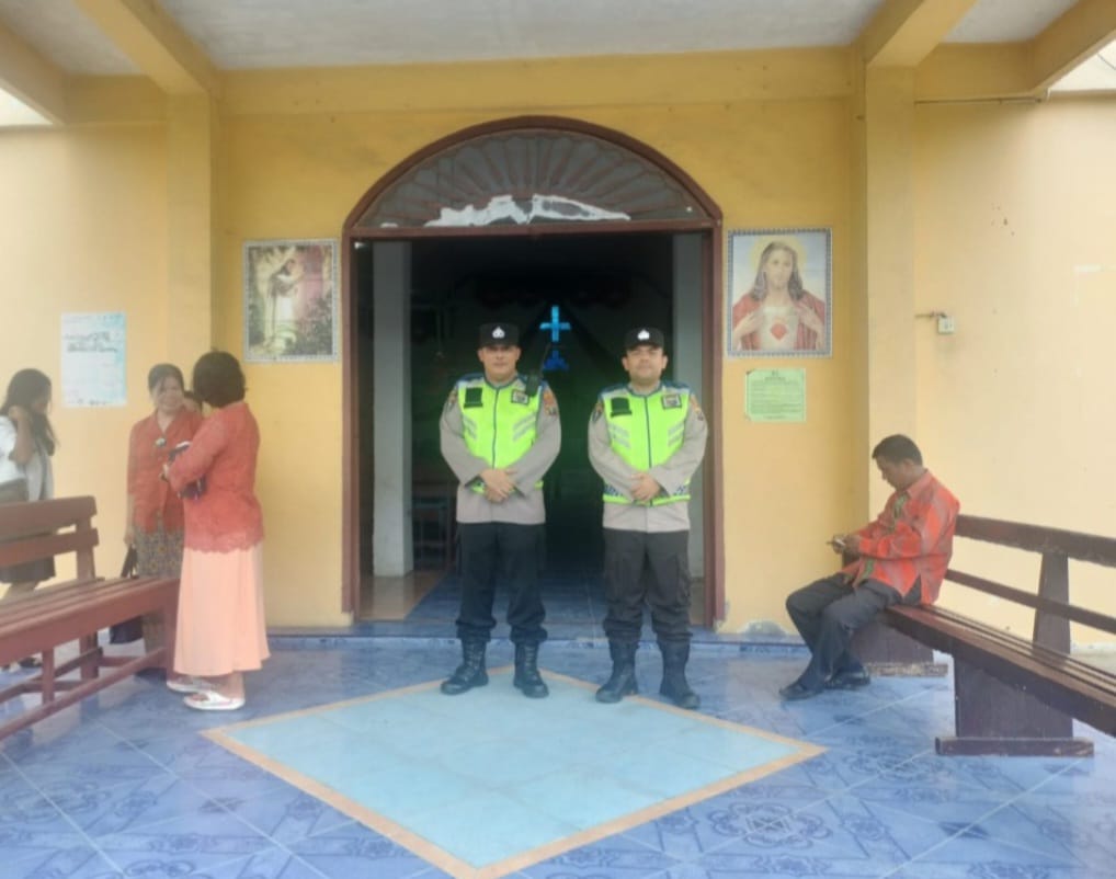 Polsek Rambutan Patroli Pengamanan Ibadah Minggu Kasih di Sejumlah Gereja