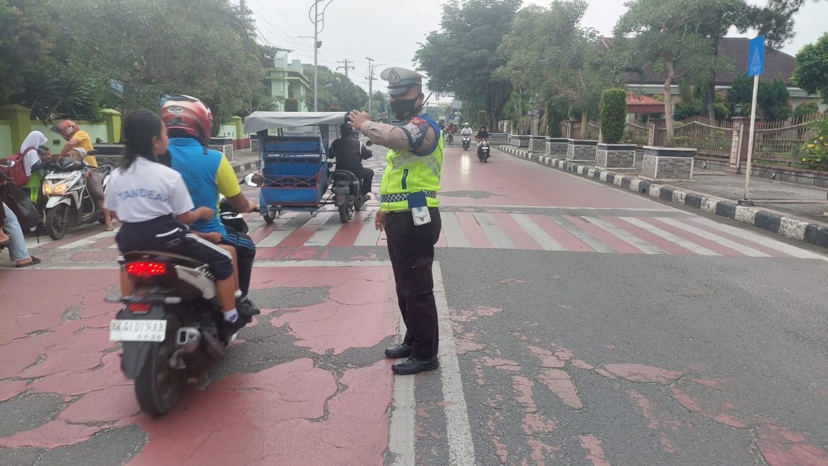 Polres Tebing Tinggi Strong Point dan Tegaskan Pentingnya Tertib Berlalulintas