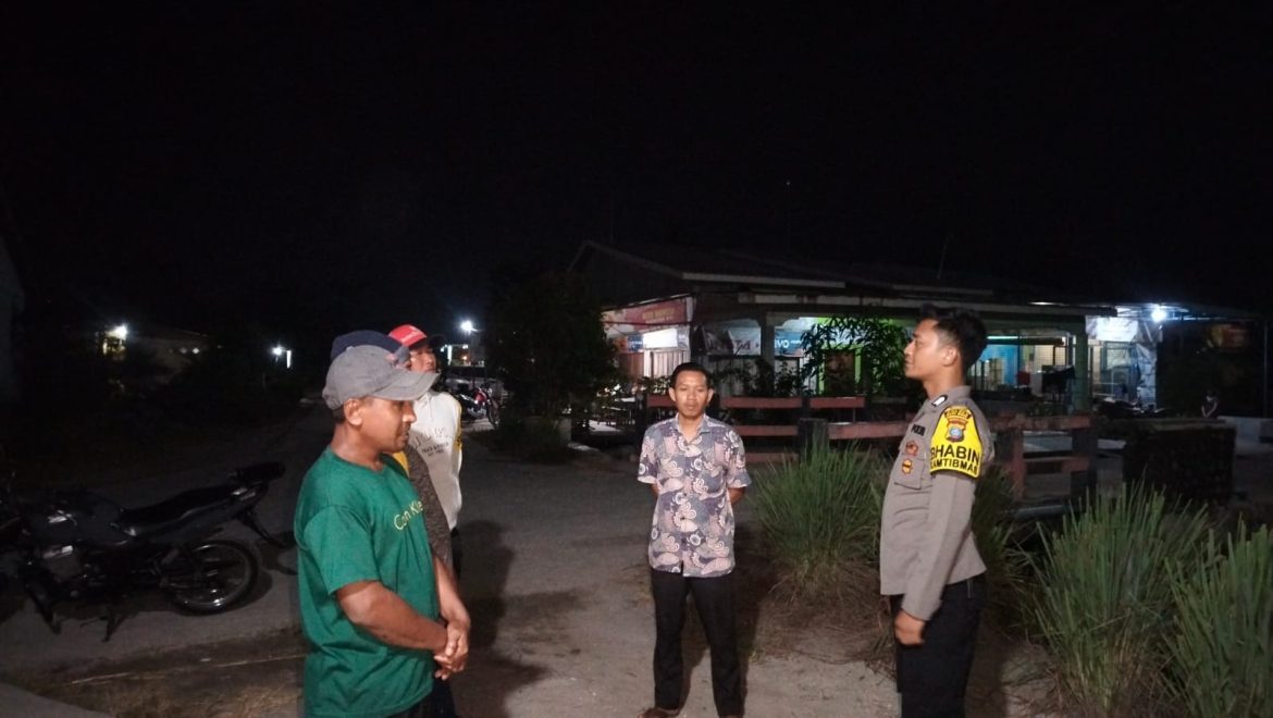 Polsek Medang Deras Patroli dan Sambang Pos Kamling Desa Sidomulyo