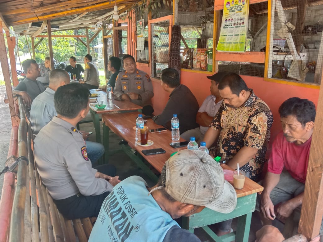 Jalin Kedekatan, Kapolsek Sipispis AKP Jaresman Sitinjak Jumat Curhat Bersama Warga