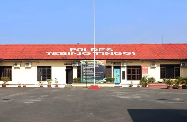 Polres Tebing Tinggi Amankan Dua Mobil Tangki Diduga Buang Limbah di Lahan Warga